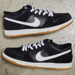 Nike SB Zoom Dunk Low Pro ‘Black/White/Gum’